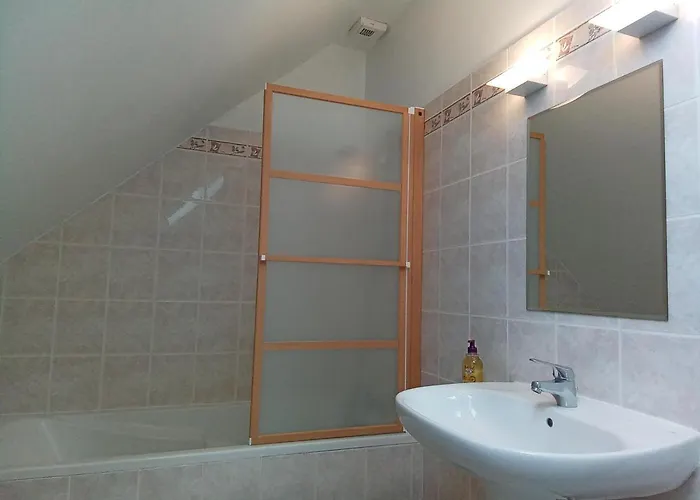 Les Merisiers Дом отдыха Le Pin-la-Garenne