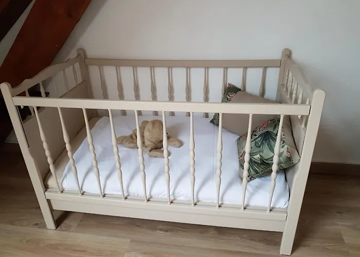 Дом отдыха Les Merisiers Le Pin-la-Garenne